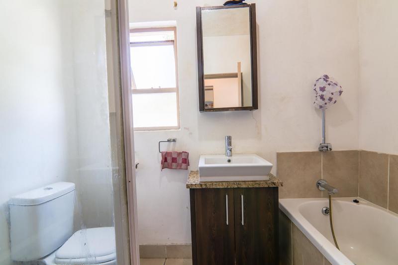 2 Bedroom Property for Sale in Lonehill Gauteng