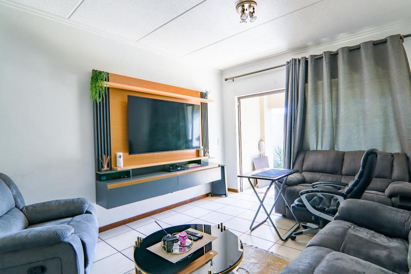 1 Bedroom Property for Sale in Lonehill Gauteng