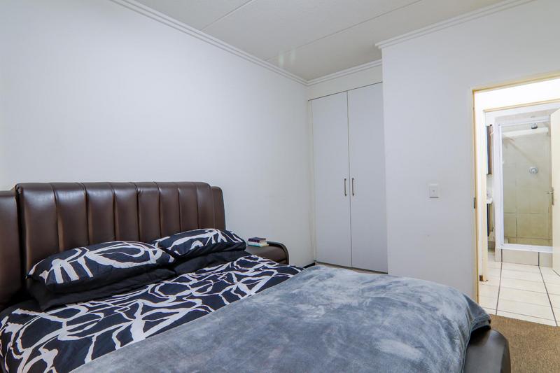 1 Bedroom Property for Sale in Lonehill Gauteng