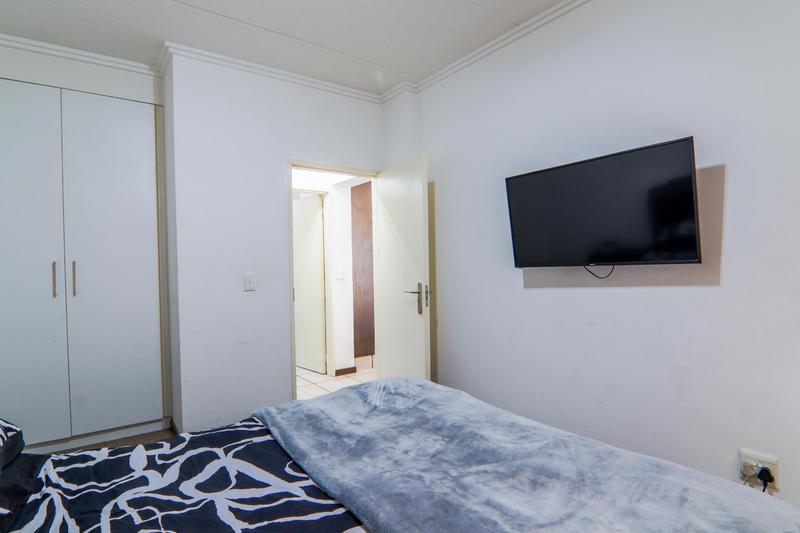 1 Bedroom Property for Sale in Lonehill Gauteng