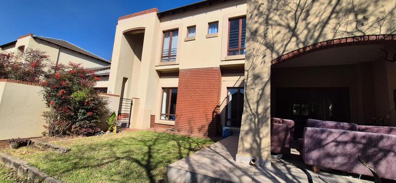 To Let 3 Bedroom Property for Rent in Midstream Estate Gauteng