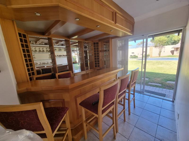 5 Bedroom Property for Sale in Alberante Gauteng