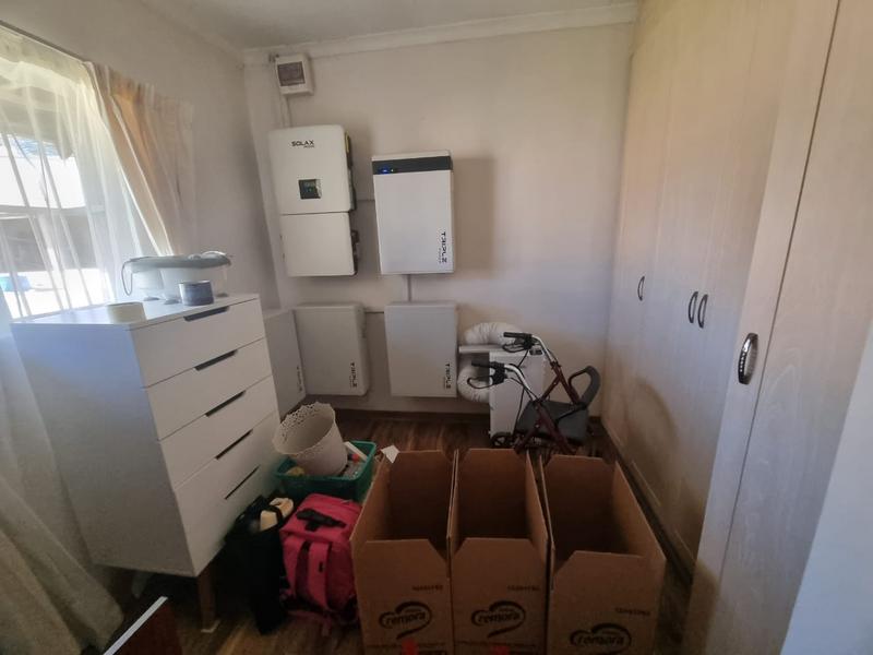 5 Bedroom Property for Sale in Alberante Gauteng
