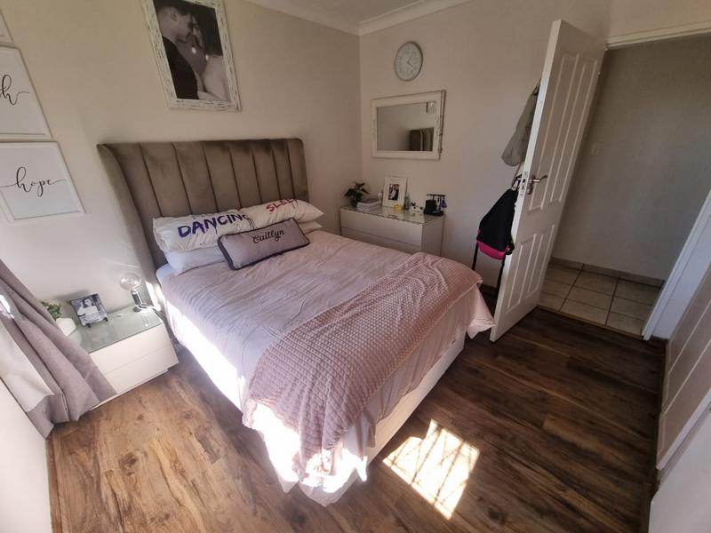 5 Bedroom Property for Sale in Alberante Gauteng