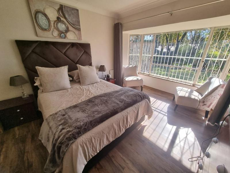 5 Bedroom Property for Sale in Alberante Gauteng