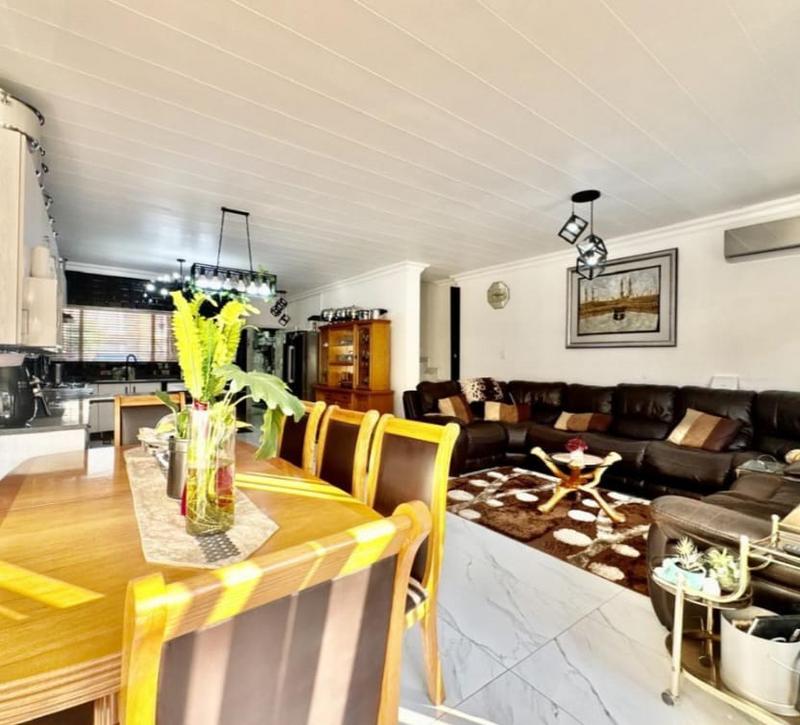 3 Bedroom Property for Sale in Brackendowns Gauteng