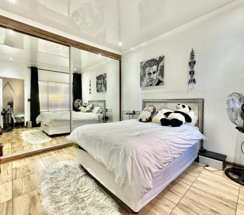 3 Bedroom Property for Sale in Brackendowns Gauteng