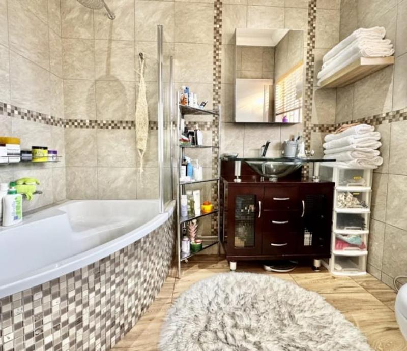 3 Bedroom Property for Sale in Brackendowns Gauteng