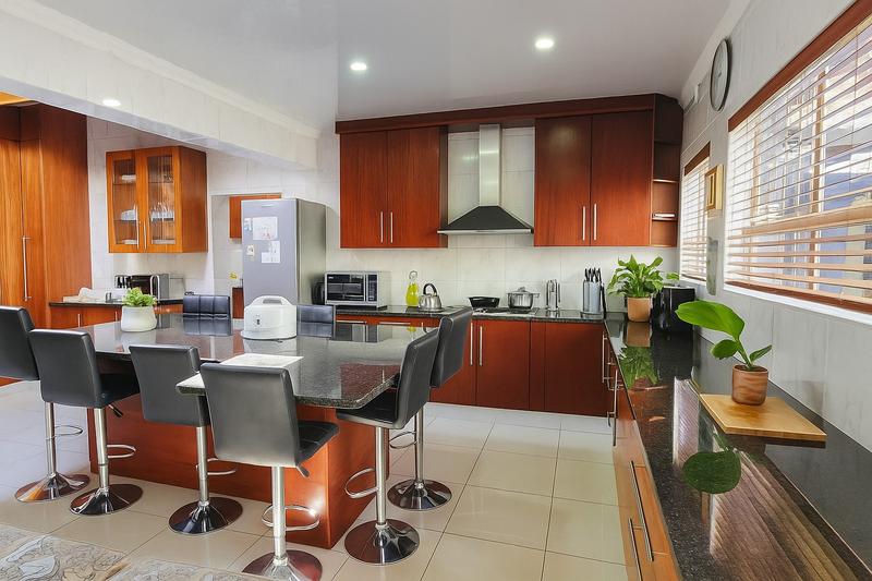 5 Bedroom Property for Sale in Wierda Park Gauteng