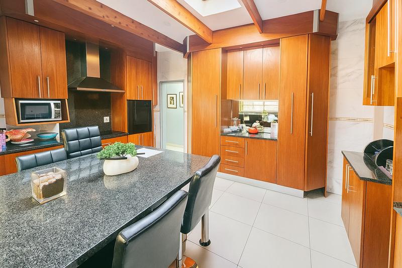5 Bedroom Property for Sale in Wierda Park Gauteng