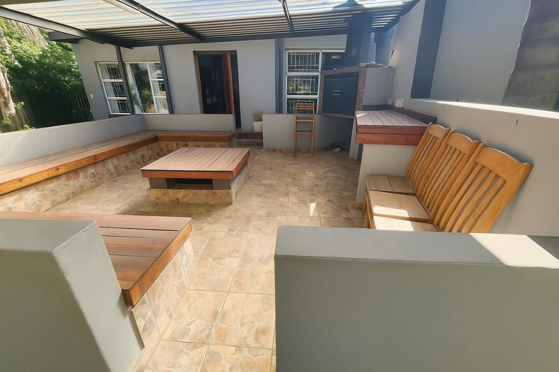 5 Bedroom Property for Sale in Wierda Park Gauteng
