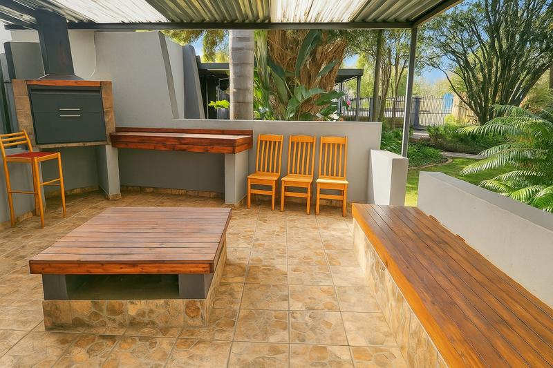 5 Bedroom Property for Sale in Wierda Park Gauteng
