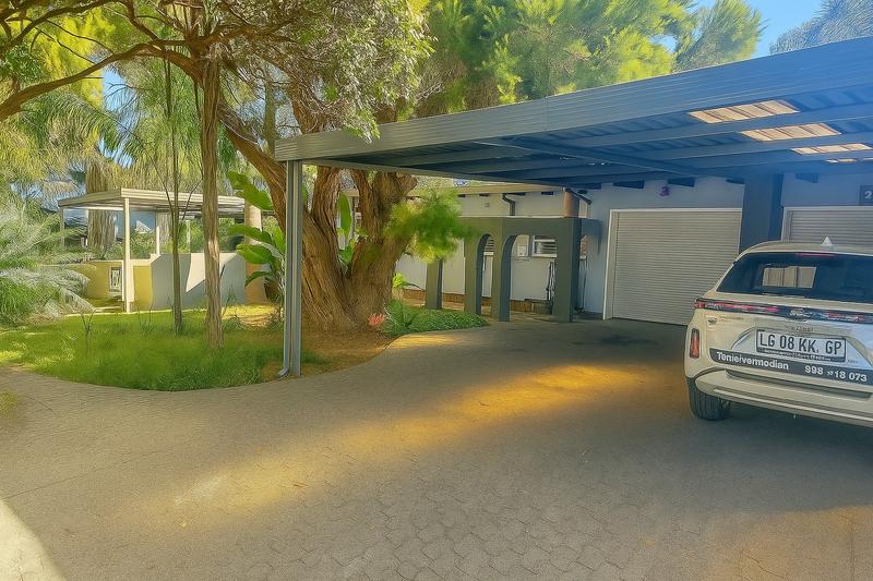 5 Bedroom Property for Sale in Wierda Park Gauteng