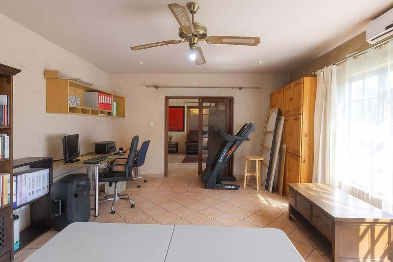 6 Bedroom Property for Sale in Zwartkop Ext 2 Gauteng