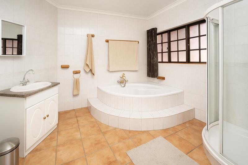 6 Bedroom Property for Sale in Zwartkop Ext 2 Gauteng