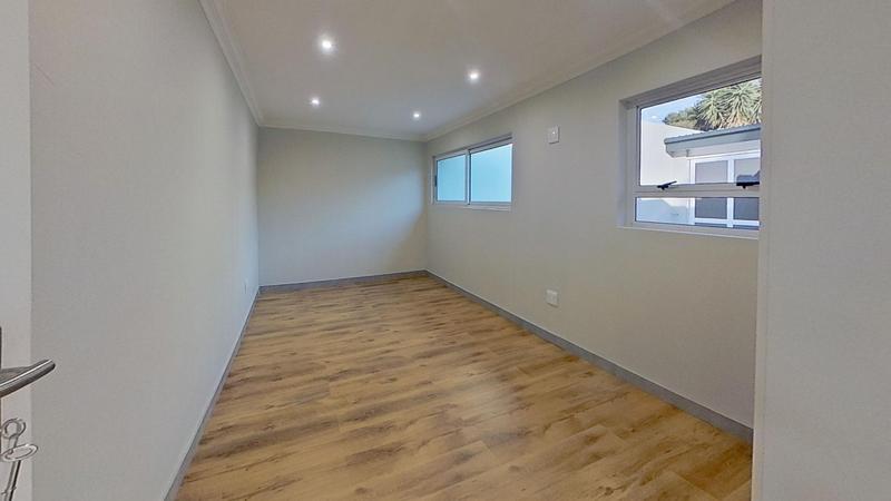 5 Bedroom Property for Sale in Wierda Park Gauteng