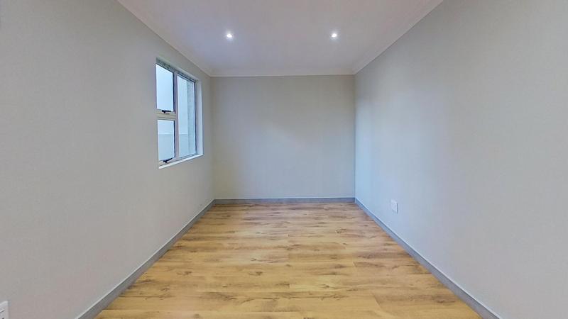 5 Bedroom Property for Sale in Wierda Park Gauteng