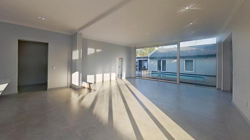 5 Bedroom Property for Sale in Wierda Park Gauteng