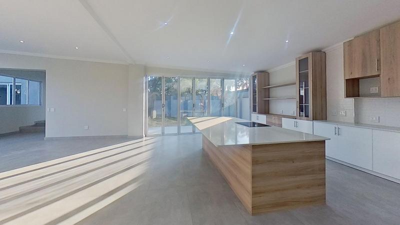 5 Bedroom Property for Sale in Wierda Park Gauteng