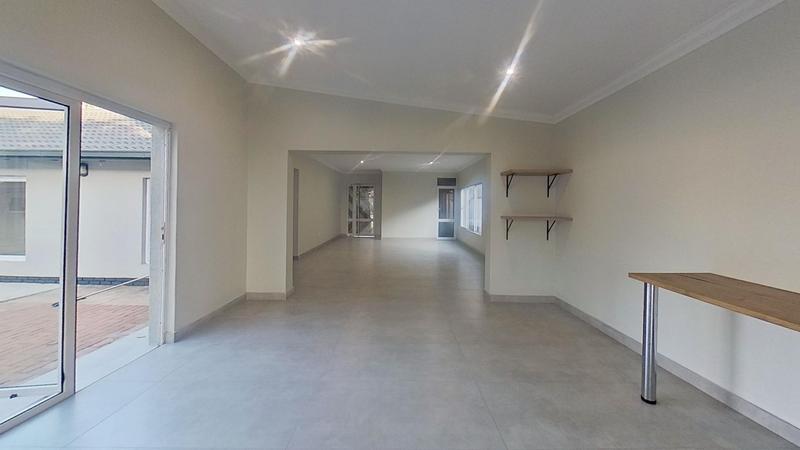 5 Bedroom Property for Sale in Wierda Park Gauteng