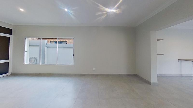 5 Bedroom Property for Sale in Wierda Park Gauteng