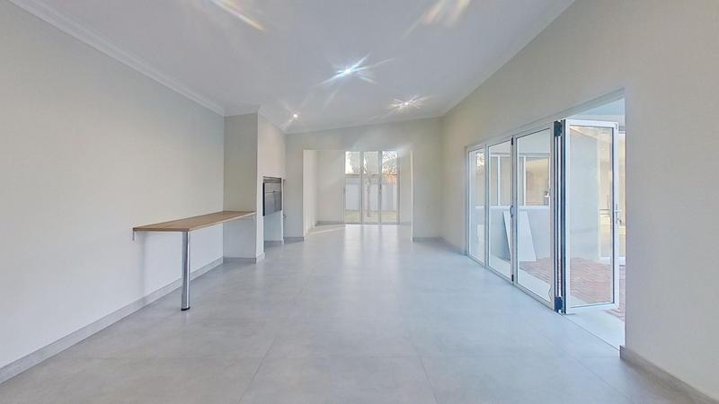 5 Bedroom Property for Sale in Wierda Park Gauteng