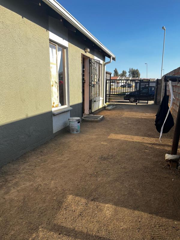 2 Bedroom Property for Sale in Windmill Park Gauteng
