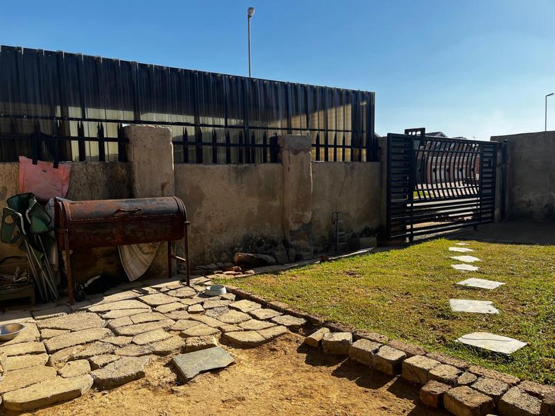 2 Bedroom Property for Sale in Windmill Park Gauteng
