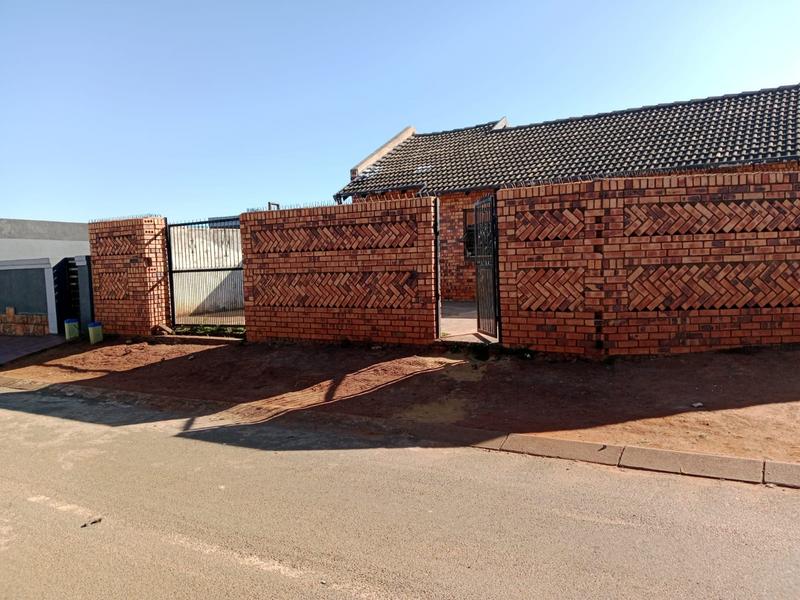 2 Bedroom Property for Sale in Mabuya Park Gauteng