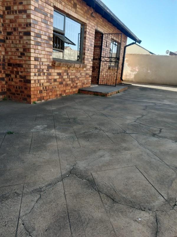 2 Bedroom Property for Sale in Mabuya Park Gauteng