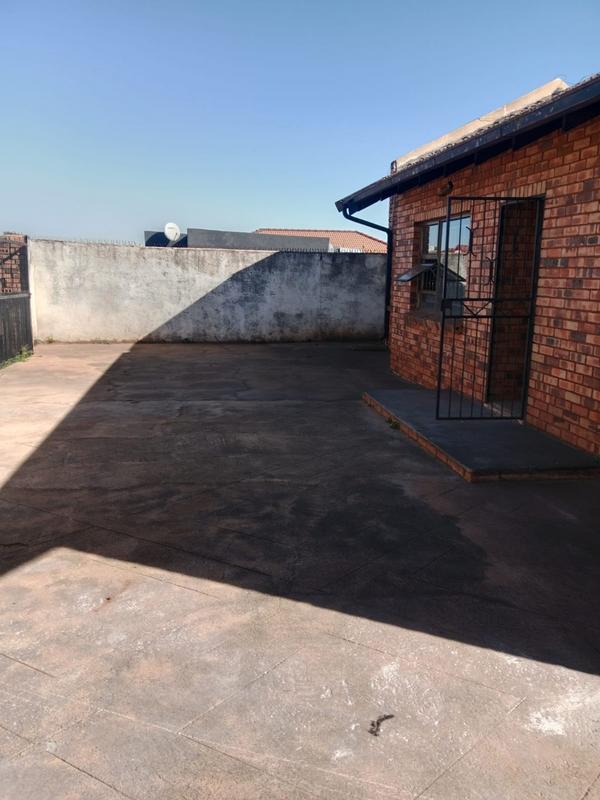2 Bedroom Property for Sale in Mabuya Park Gauteng