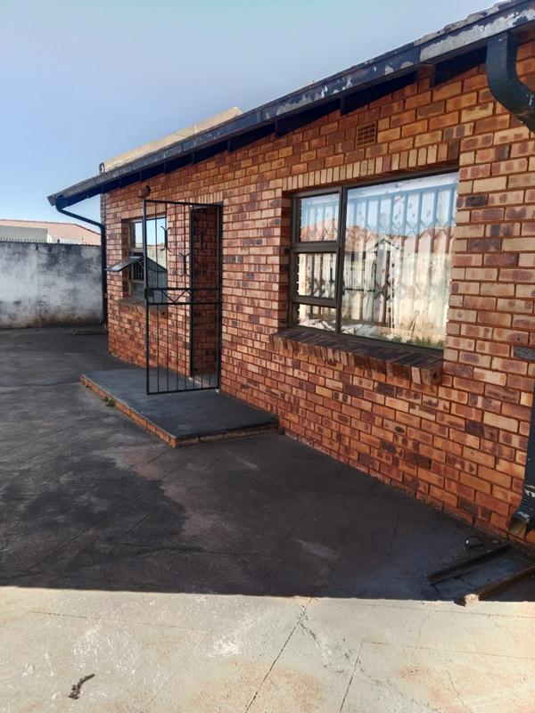 2 Bedroom Property for Sale in Mabuya Park Gauteng
