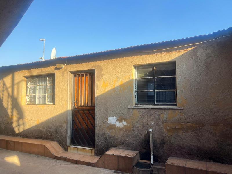 2 Bedroom Property for Sale in Tembisa Gauteng