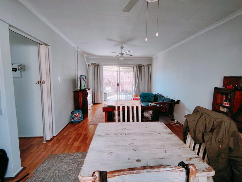 2 Bedroom Property for Sale in Eldoraigne Gauteng