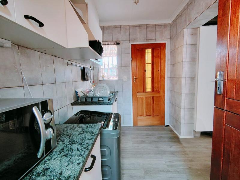 2 Bedroom Property for Sale in Eldoraigne Gauteng
