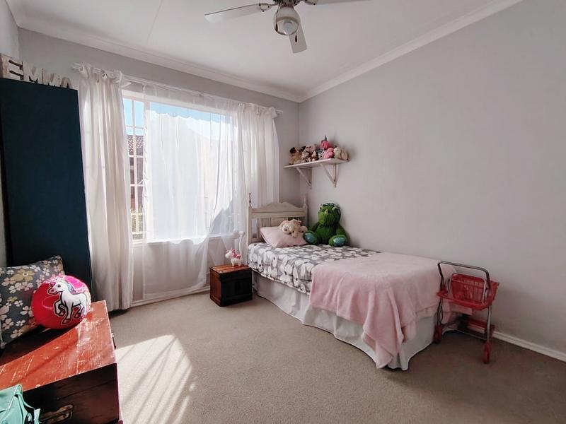 2 Bedroom Property for Sale in Eldoraigne Gauteng