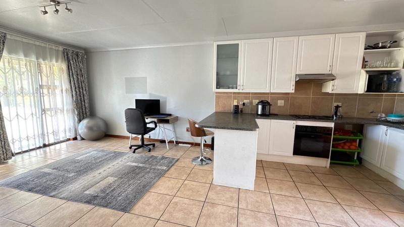 2 Bedroom Property for Sale in Broadacres Gauteng
