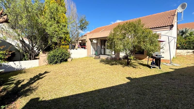 2 Bedroom Property for Sale in Broadacres Gauteng