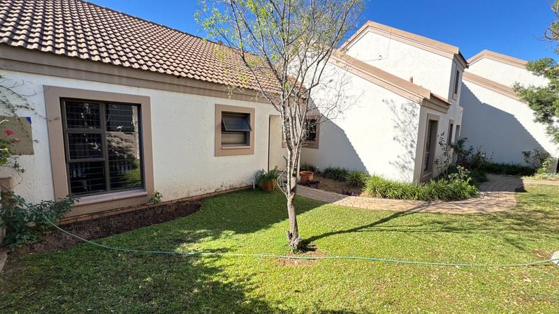 2 Bedroom Property for Sale in Broadacres Gauteng