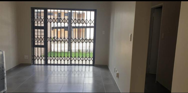 To Let 2 Bedroom Property for Rent in Waterfall Gauteng