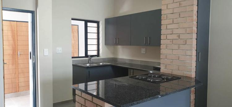 To Let 2 Bedroom Property for Rent in Waterfall Gauteng