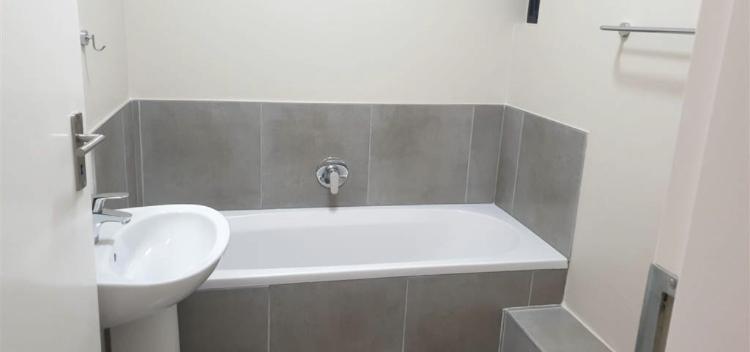 To Let 2 Bedroom Property for Rent in Waterfall Gauteng