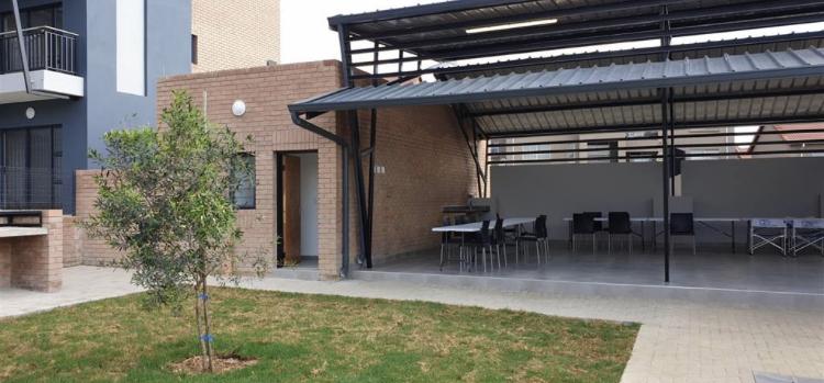 To Let 2 Bedroom Property for Rent in Waterfall Gauteng