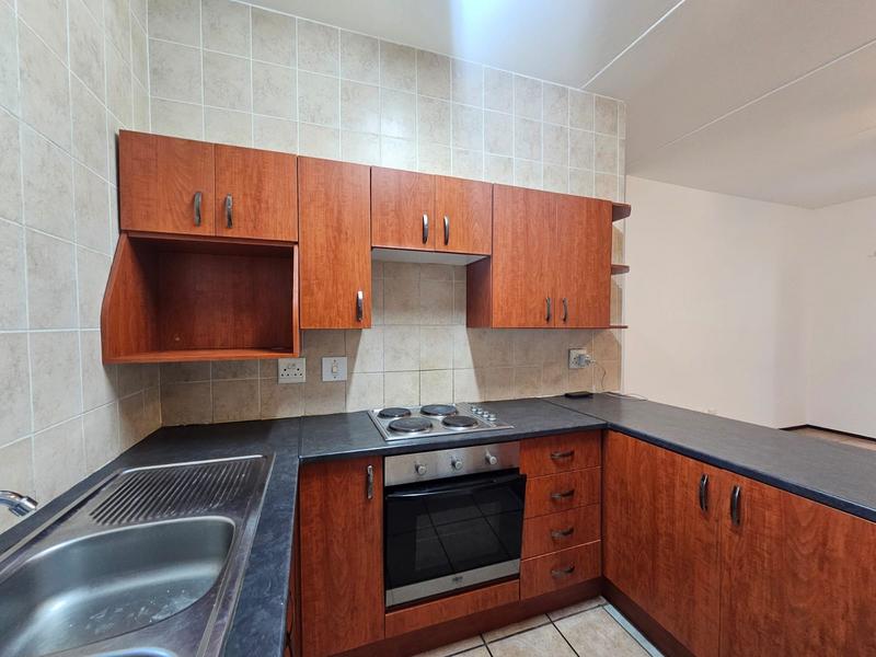 To Let 2 Bedroom Property for Rent in Lonehill Gauteng