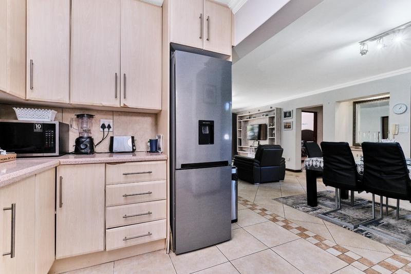 To Let 2 Bedroom Property for Rent in Sandton Central Gauteng