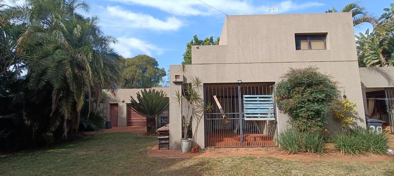 5 Bedroom Property for Sale in Sinoville Gauteng