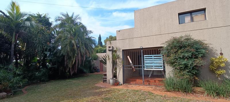 5 Bedroom Property for Sale in Sinoville Gauteng