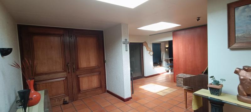5 Bedroom Property for Sale in Sinoville Gauteng