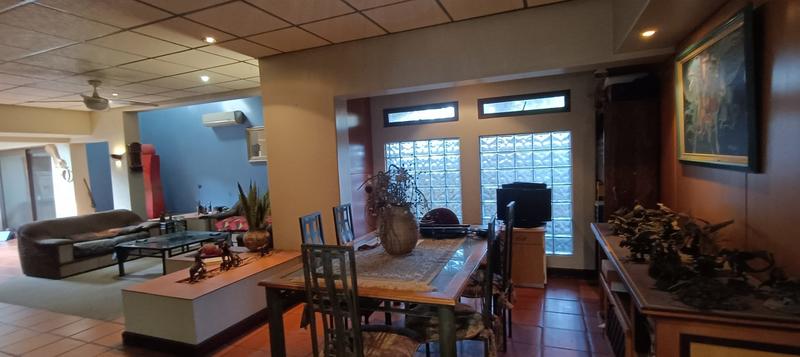 5 Bedroom Property for Sale in Sinoville Gauteng