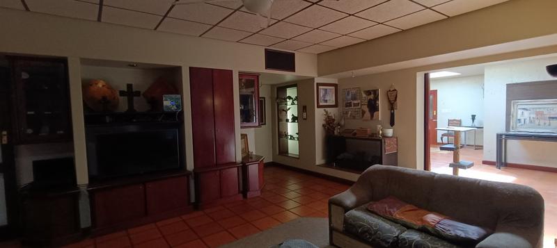 5 Bedroom Property for Sale in Sinoville Gauteng